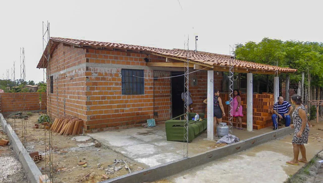 Casa onde a cratera se abriu