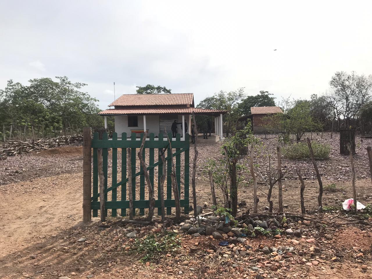 Casa onde um dos menores estava escondido 