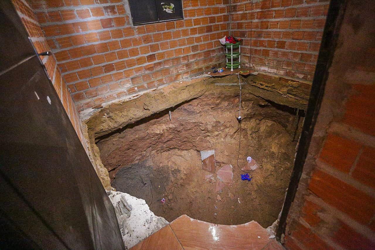 Cratera no bairro Água Mineral