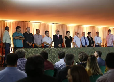 Entrega de medalha na Expoapi