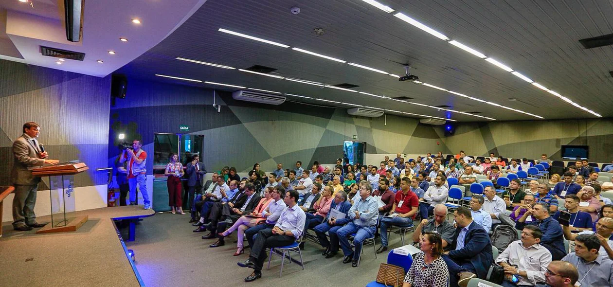 Evento no Sebrae discute sobre energia solar