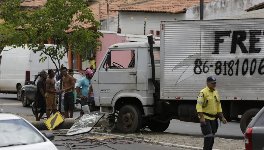 O acidente aconteceu na manhã de hoje