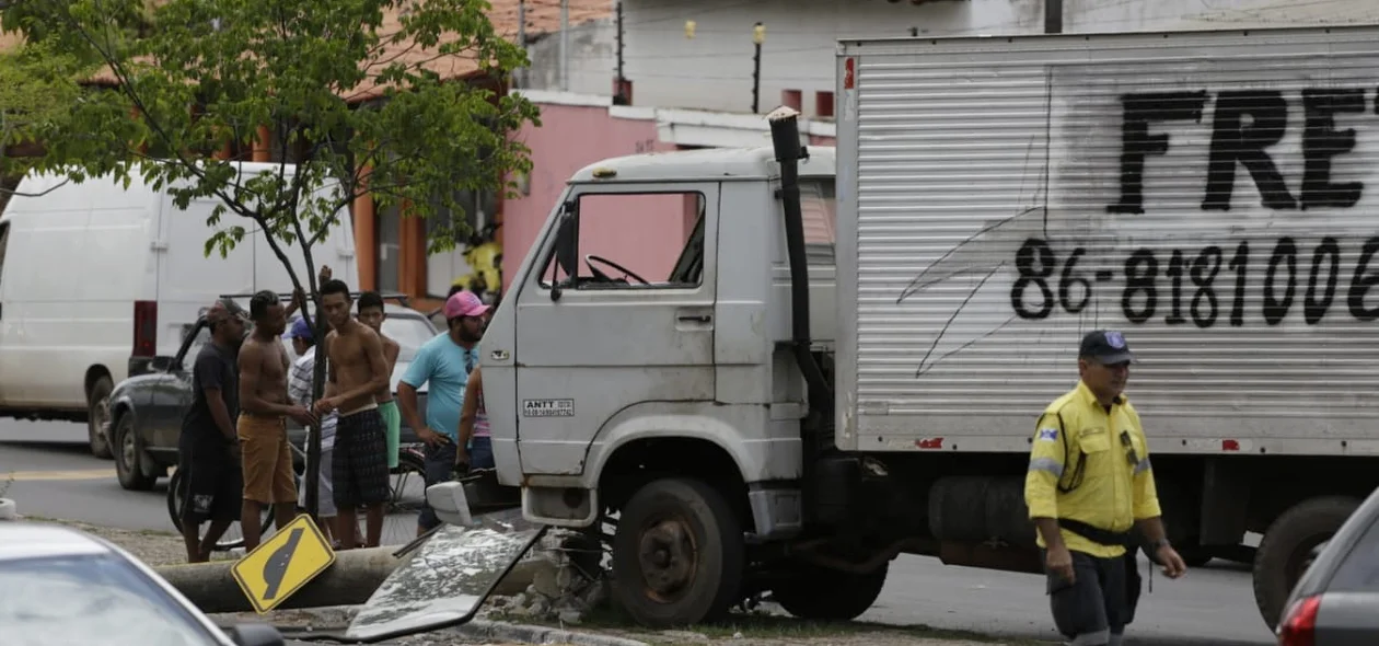 O acidente aconteceu na manhã de hoje