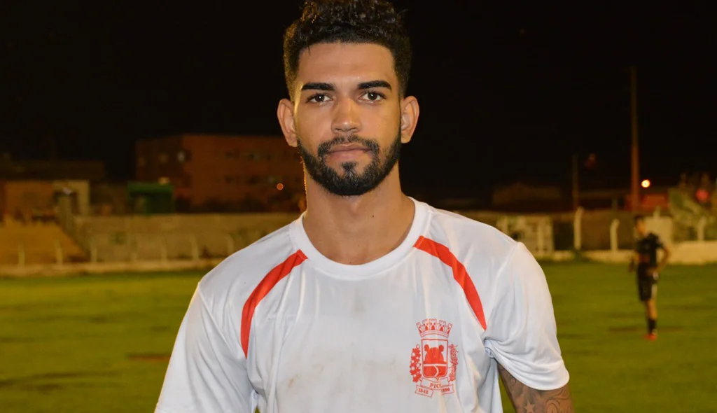 Zambeta, autor de dois gols do Sub 20
