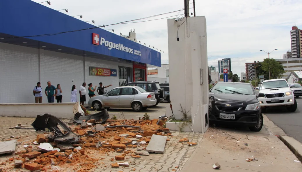 Acidente na Avenida Jóquei Clube