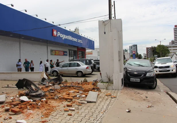 Acidente na Avenida Jóquei Clube