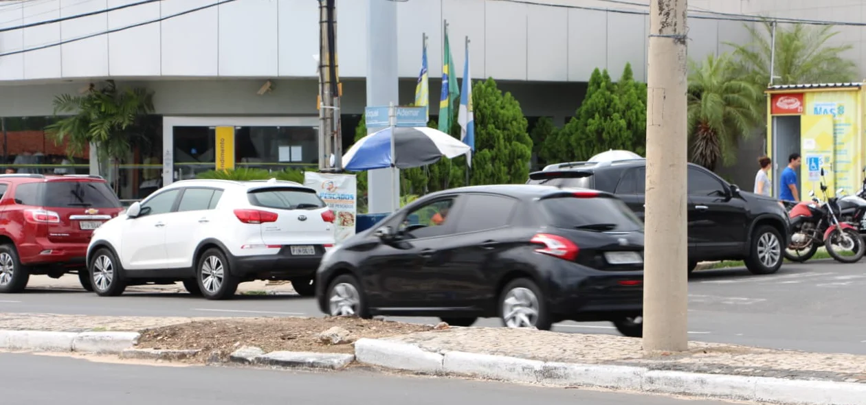 Idosa estava tentando estacionar no Banco do Brasil 