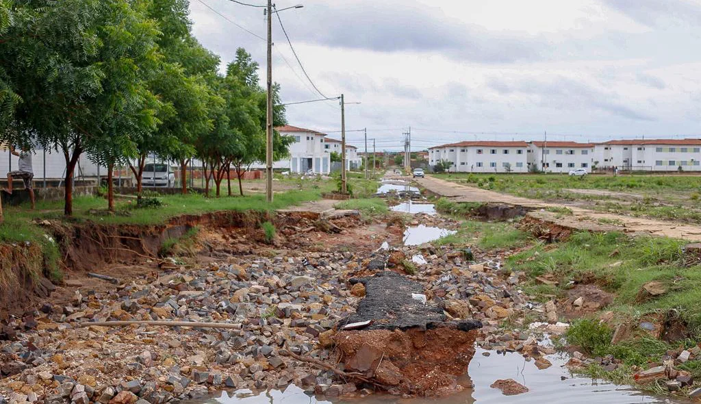 Local de difícil acesso no Torquato Neto