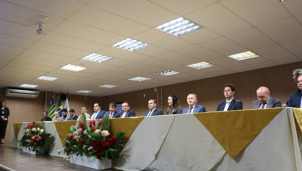 Mesa de honra da solenidade de inauguração do Fórum de Teresina