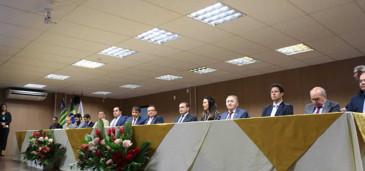 Mesa de honra da solenidade de inauguração do Fórum de Teresina