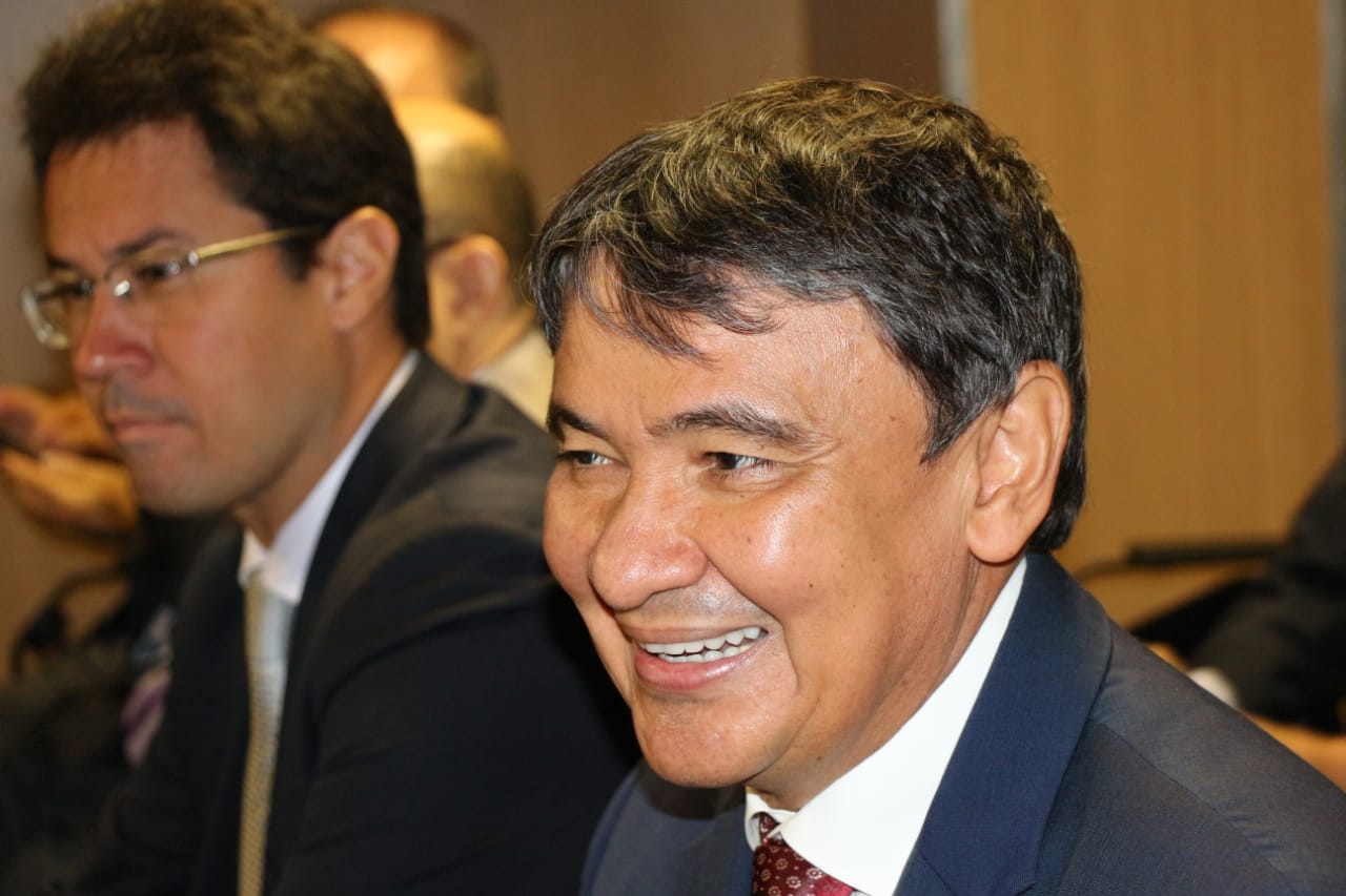 Wellington Dias em solenidade no novo Fórum de Teresina
