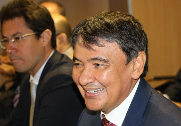 Wellington Dias em solenidade no novo Fórum de Teresina
