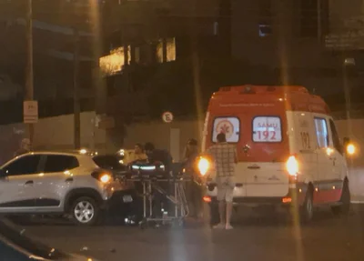 Acidente entre carro e moto na zona leste