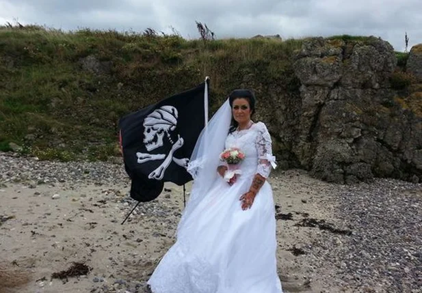 Amanda no dia do seu casamento com o fantasma