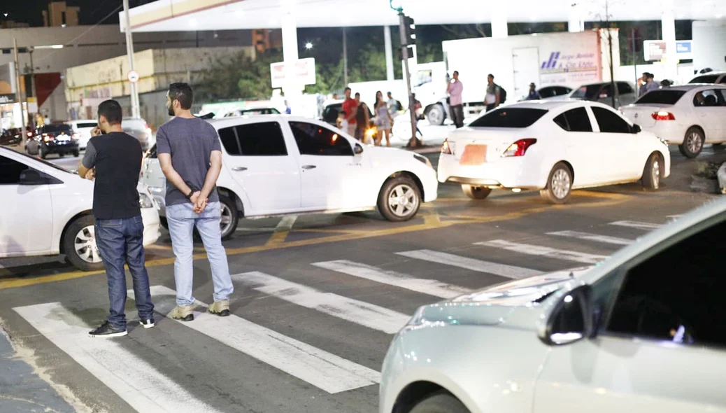 Manifestação contra projeto que regulamenta o Uber na Capital