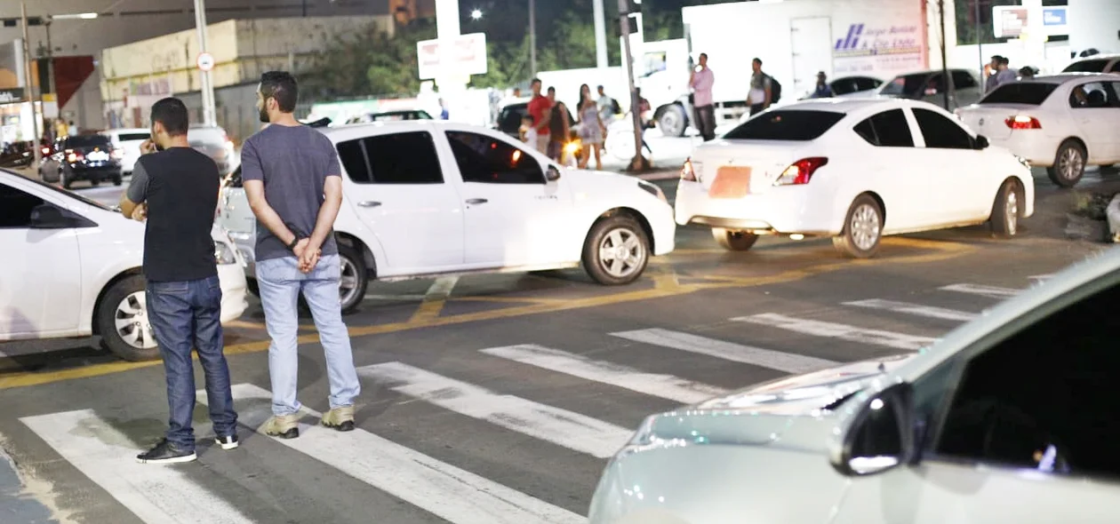 Manifestação contra projeto que regulamenta o Uber na Capital