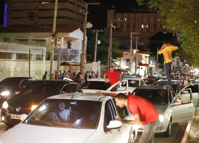 Manifestação de motoristas ocorreu na avenida Frei Serafim