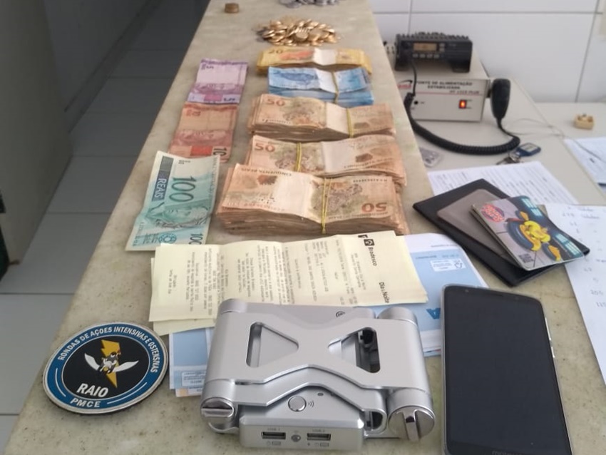 Material apreendido pela Polícia Militar