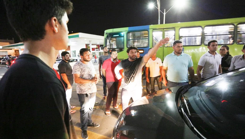 Motoristas de aplicativo durante manifestação na Avenida Frei Serafim