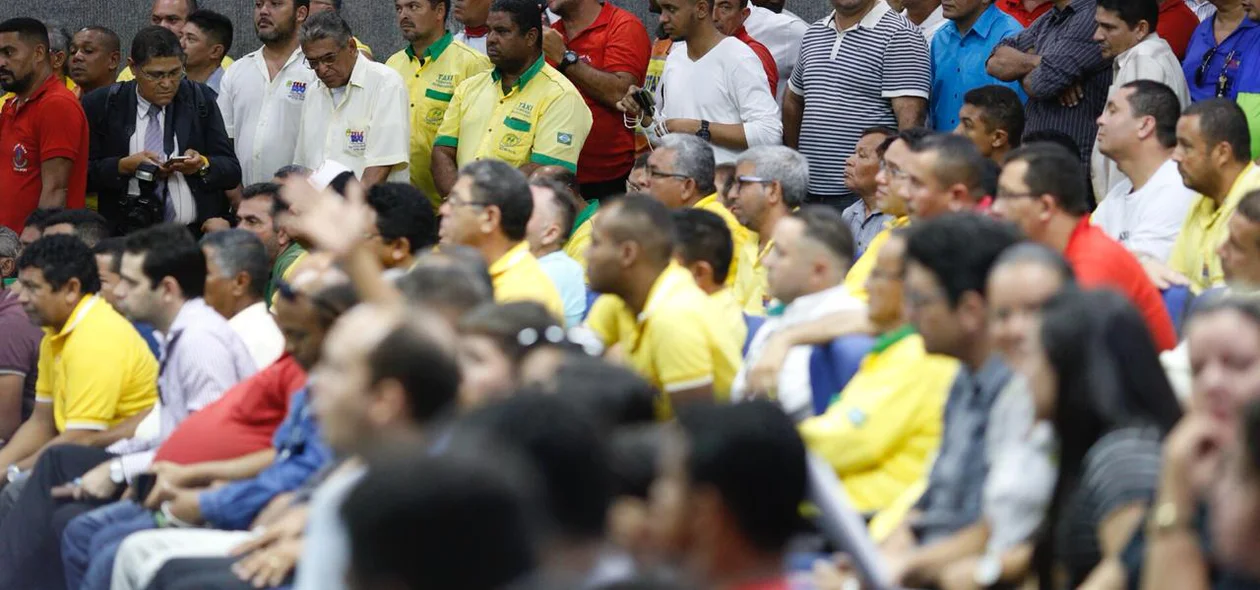Motoristas lotaram o plenário da Câmara durante votação do projeto que regulamenta a Uber