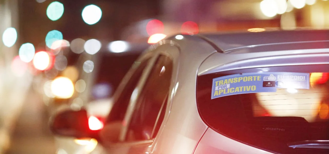 Motoristas realizam ato contra Lei do Uber no Centro de Teresina