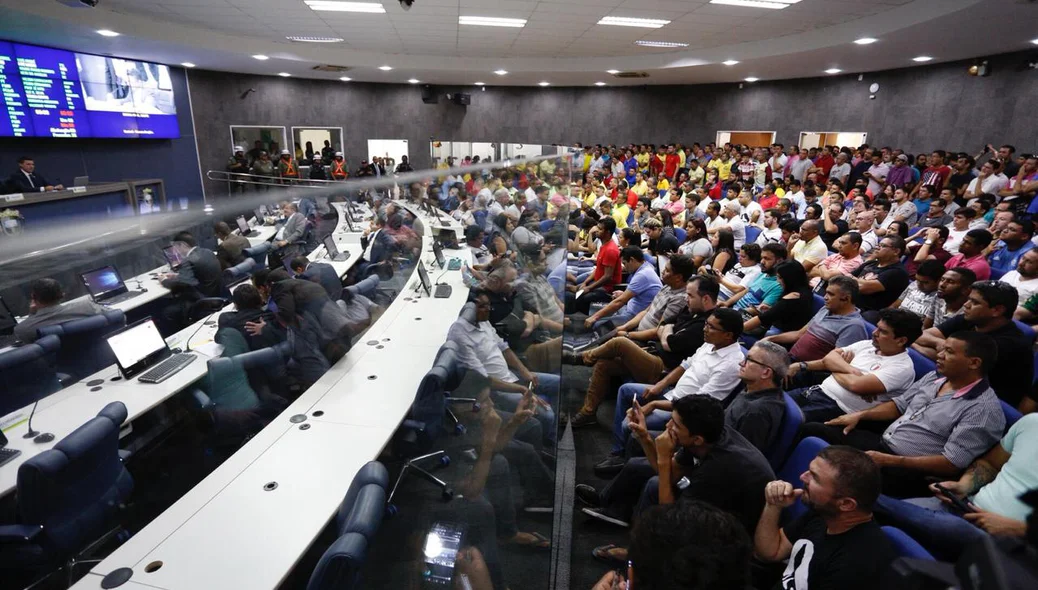 Votação do projeto que regulamenta a Uber