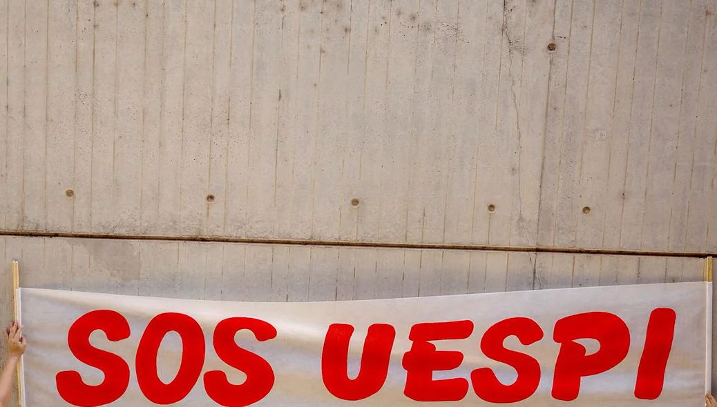 A reivindicação aconteceu no prédio da Alepi