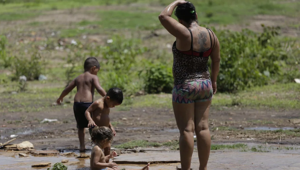 Moradores do Residencial Torquato Neto 4 
