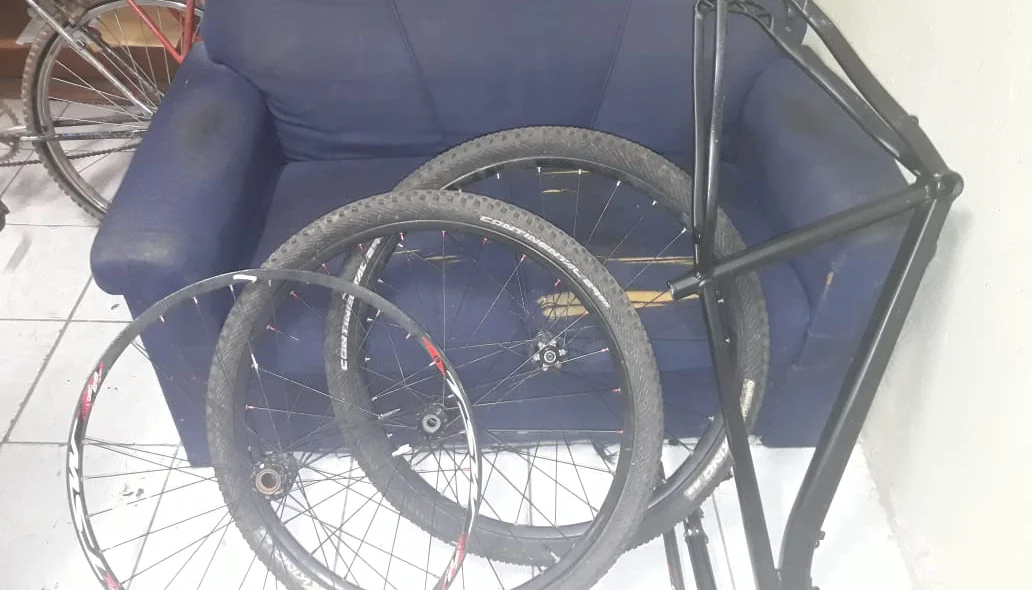 Partes da bicicleta recuperada