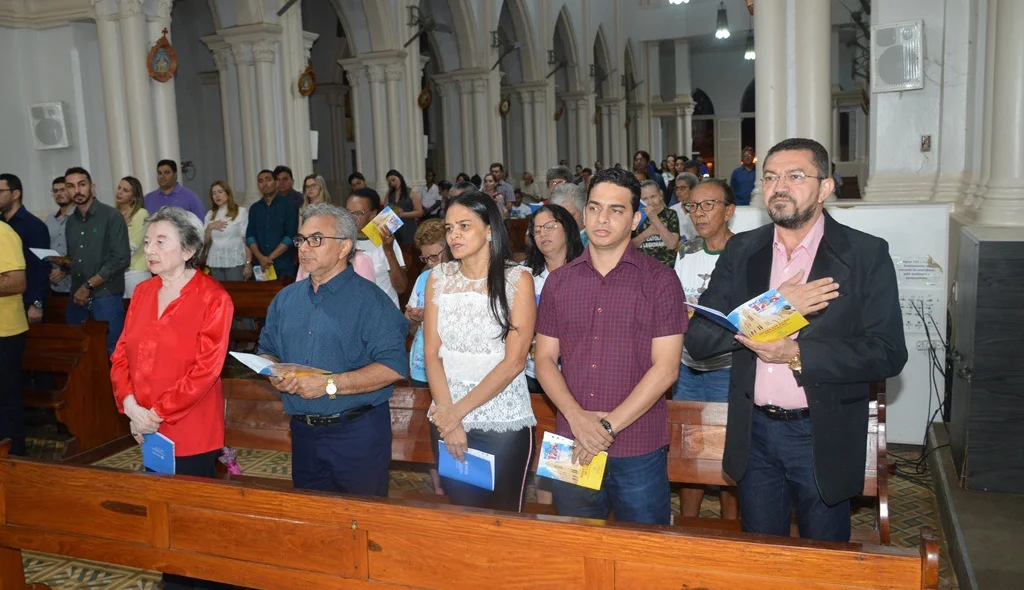 Padre Walmir participa de missa  do aniversário de Picos