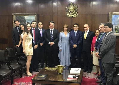 Autoridades em posse de Zé Santana