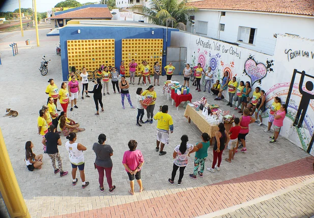 Confraternização do grupo Dançando para uma vida saudável em Cocal