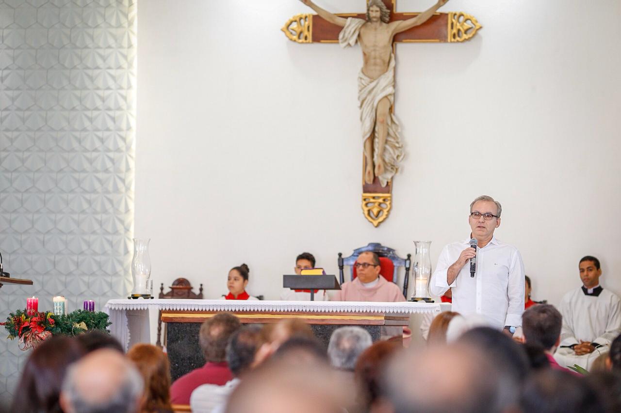 Firmino Filho comemora aniversário com missa em Teresina