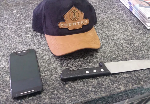Objetos encontrados com os acusados