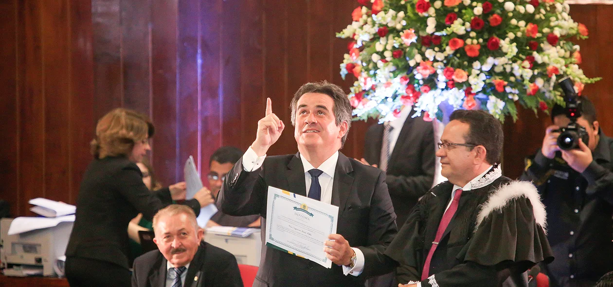 Ciro Nogueira é diplomado senador