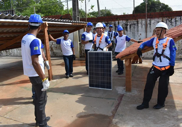 SENAI entrega certificados a estudantes de Teresina