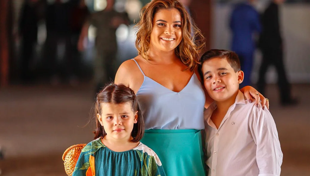 Elisabeth Sá e os filhos
