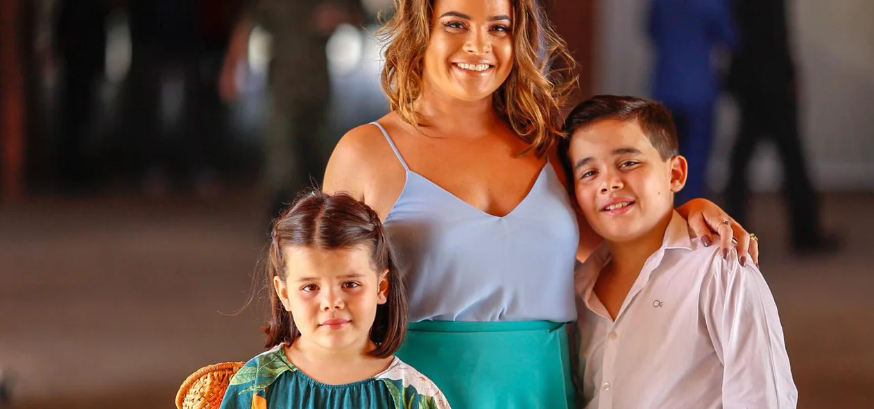 Elisabeth Sá e os filhos