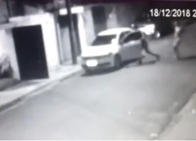 Ação foi registrada por câmera de segurança no São João