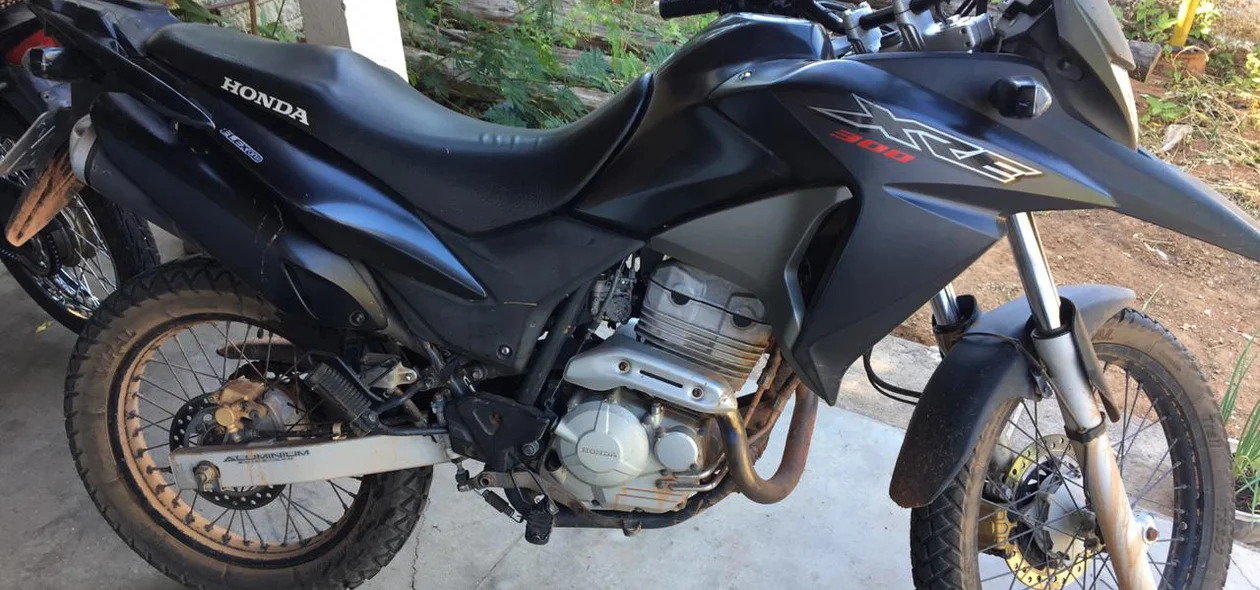 Motocicleta apreendida na ação policial