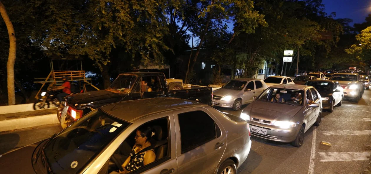 Trânsito ficou congestionado na via
