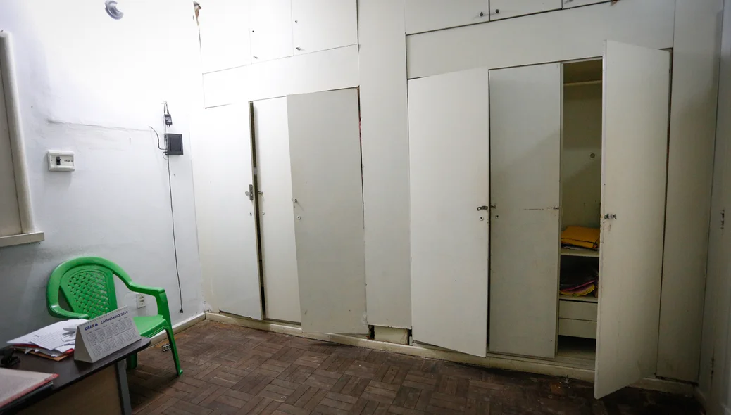 Estrutura da sala precisa de melhorias