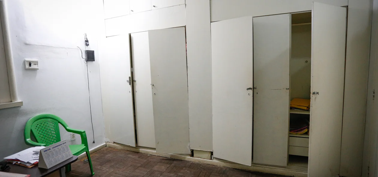 Estrutura da sala precisa de melhorias