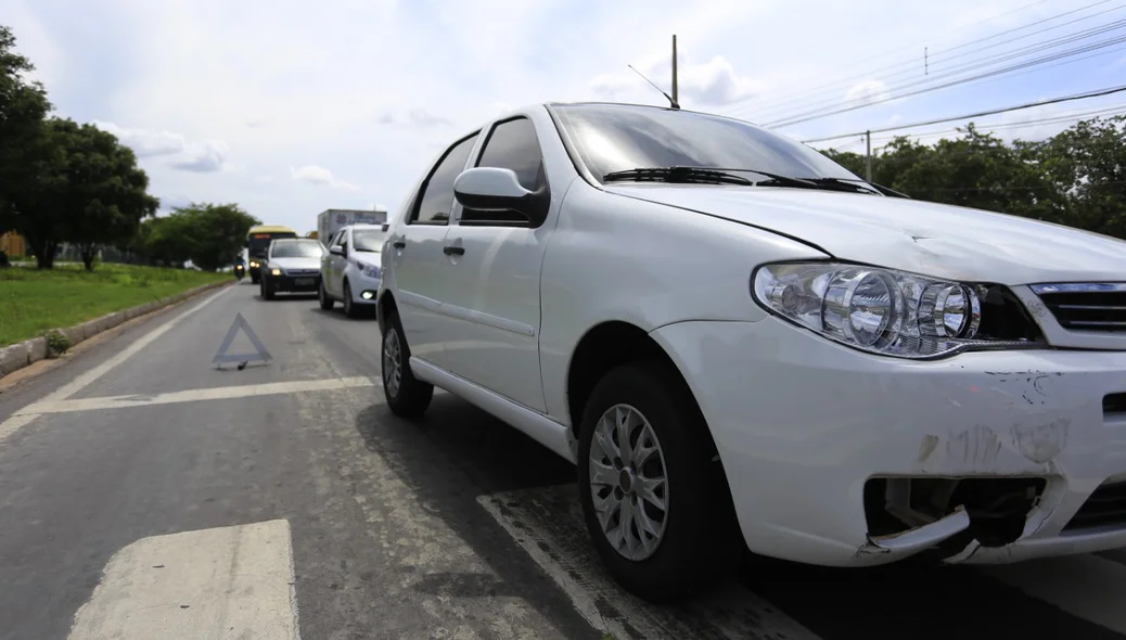 Fiat Palio Branco envolvido no acidente 