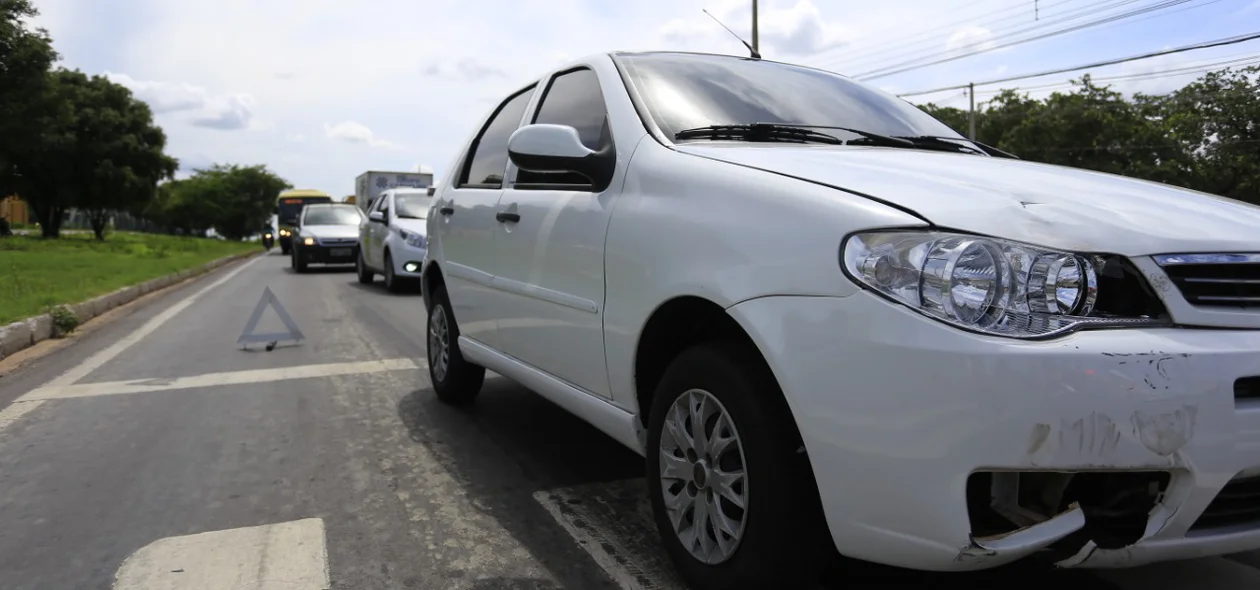 Fiat Palio Branco envolvido no acidente 