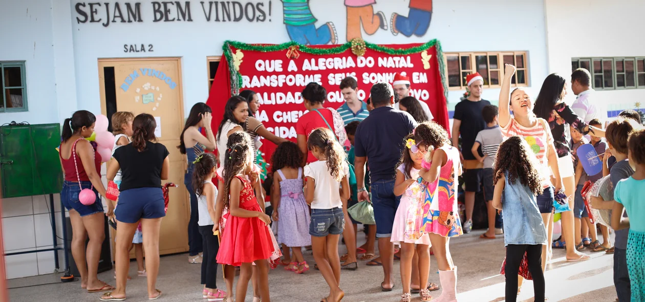 Fila para entrega de presentes 