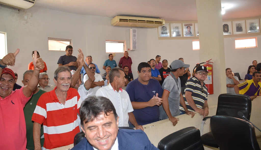 Simpatizantes de Hugo Victor comemoraram resultado da eleição