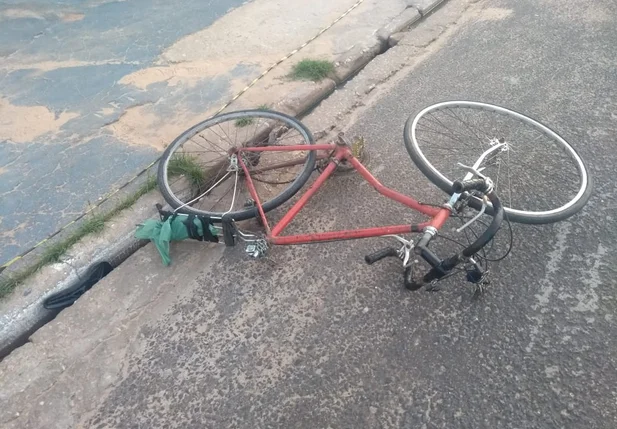 Bicicleta da vítima ficou destruída