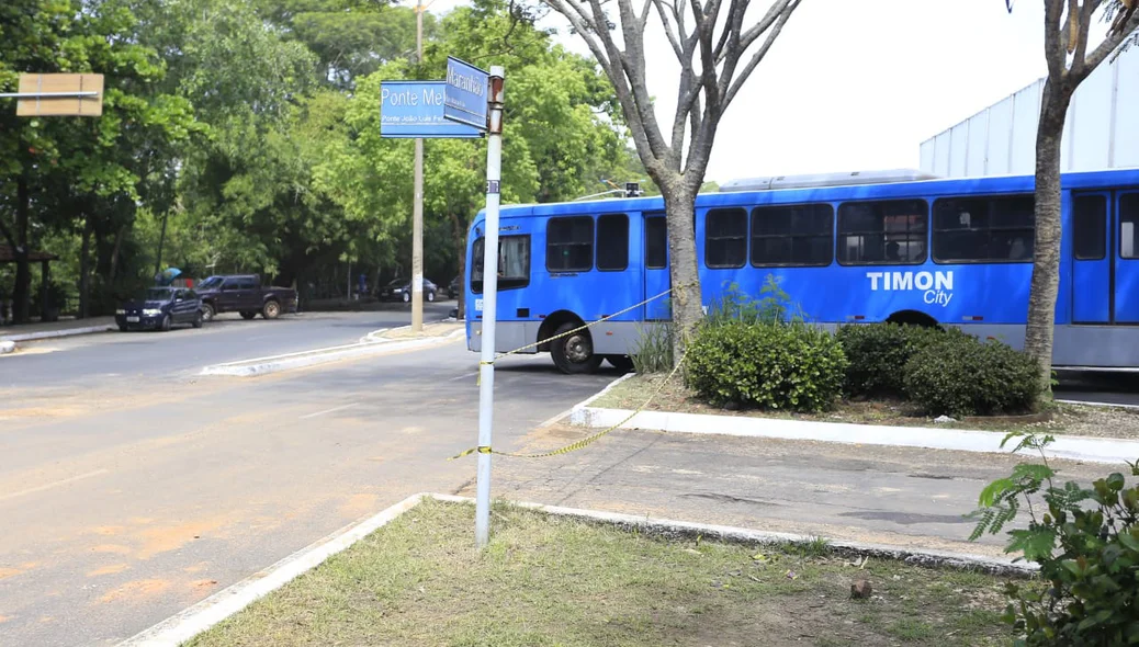 Desvio de veículos na Avenida Maranhão