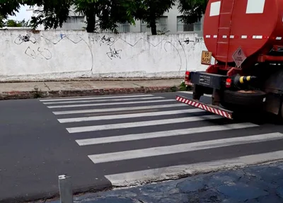 Faixa de Pedestre. Avenida Quinze de Novembro